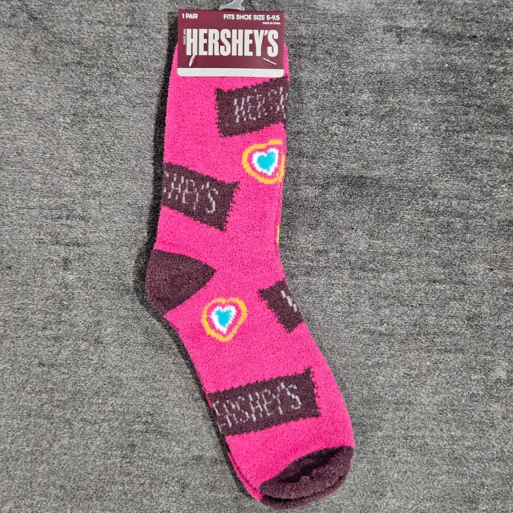 Hershey's Womens Pink Fuzzy Crew Socks Chocolate Bar‎ Hearts Size 5-9.5